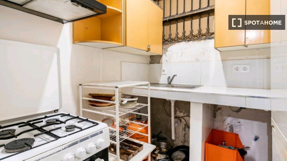 Double room Valencia, 6 beds, 70m² — photo 3