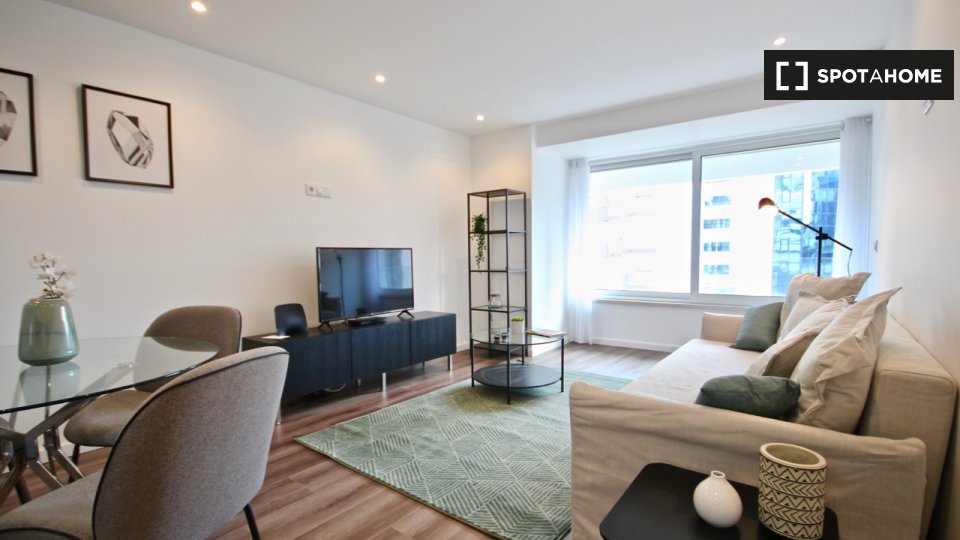 Apartment Lisbon, 1 bed — photo 4