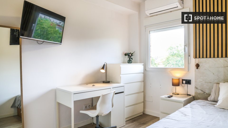 Double room Madrid, 3 beds, 85m² — photo 73