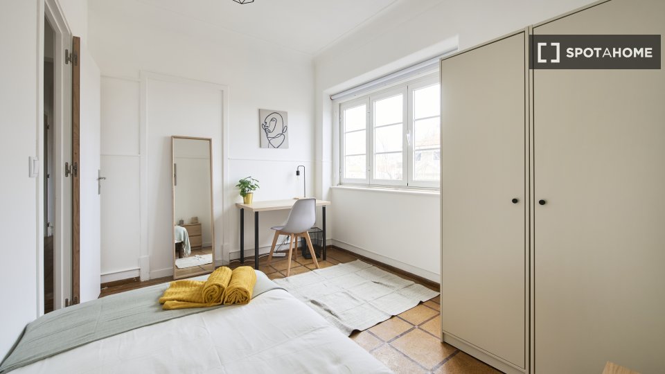 Double room Lisbon, 9 beds — photo 9