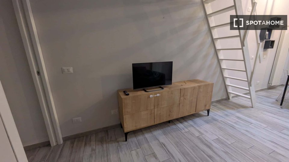 Apartment Milan, 1 bed, 55m² — photo 2