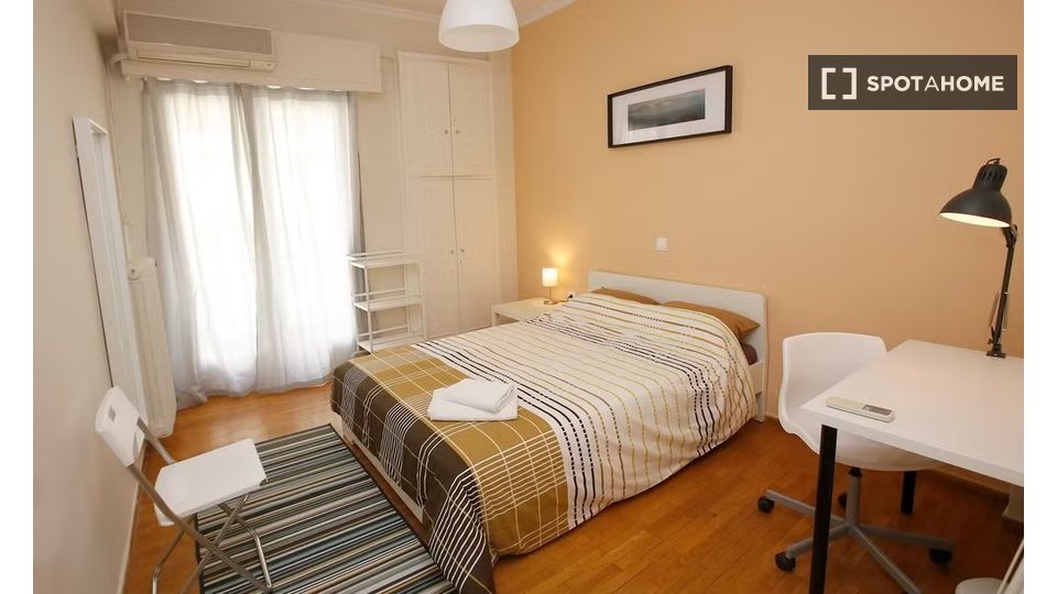 Double room Athens, 3 beds — photo 10