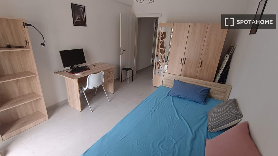 Double room Thessaloniki, 3 beds, 70m² — photo 12