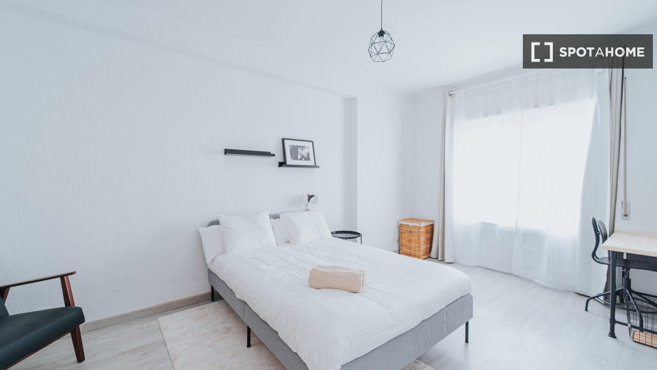 Double room Madrid, 5 beds, 130m² — photo 17