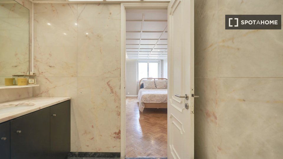 Double room Lisbon, 9 beds — photo 4