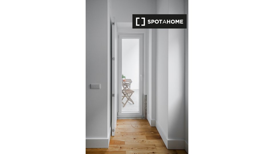Apartment Lisbon, 1 bed, 50m² — photo 11