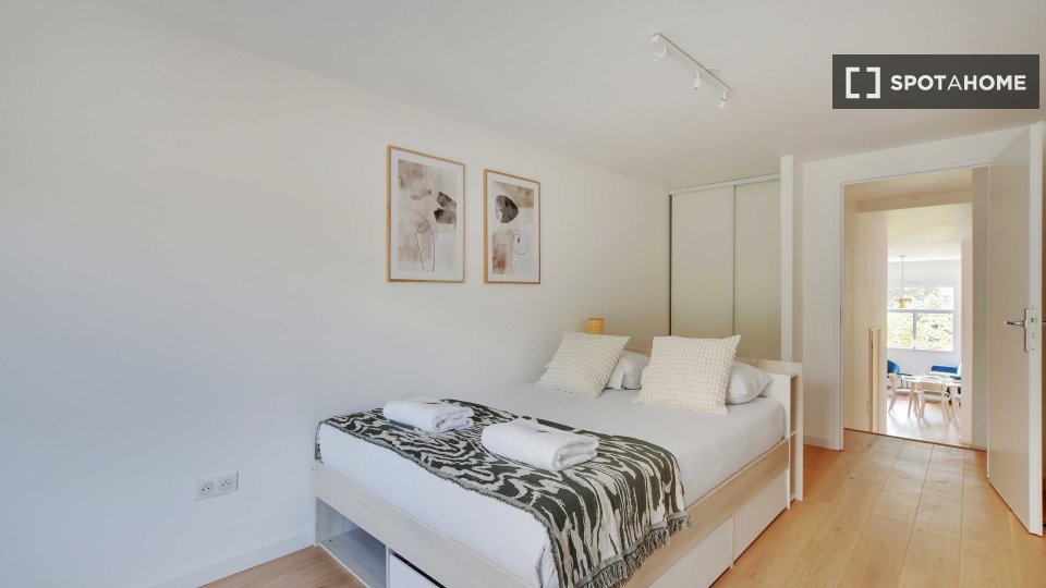 Apartment Paris, 2 beds, 69m² — photo 2