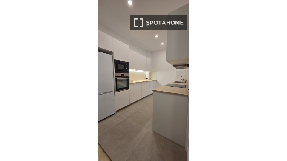 Double room Barcelona, 7 beds, 210m² — photo 1