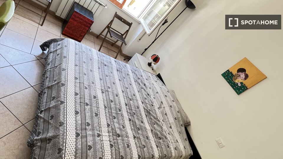 Double room Rome, 1 bed, 11m² — photo 4