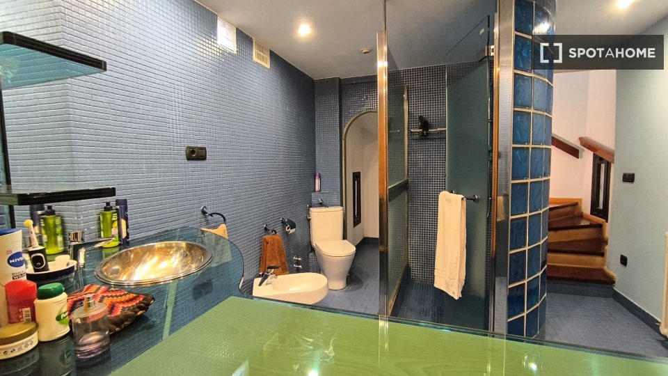 Double room Barcelona, 5 beds, 650m² — photo 4