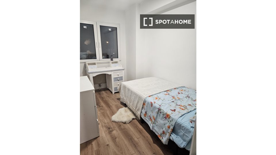 Double room Madrid, 2 beds — photo 2