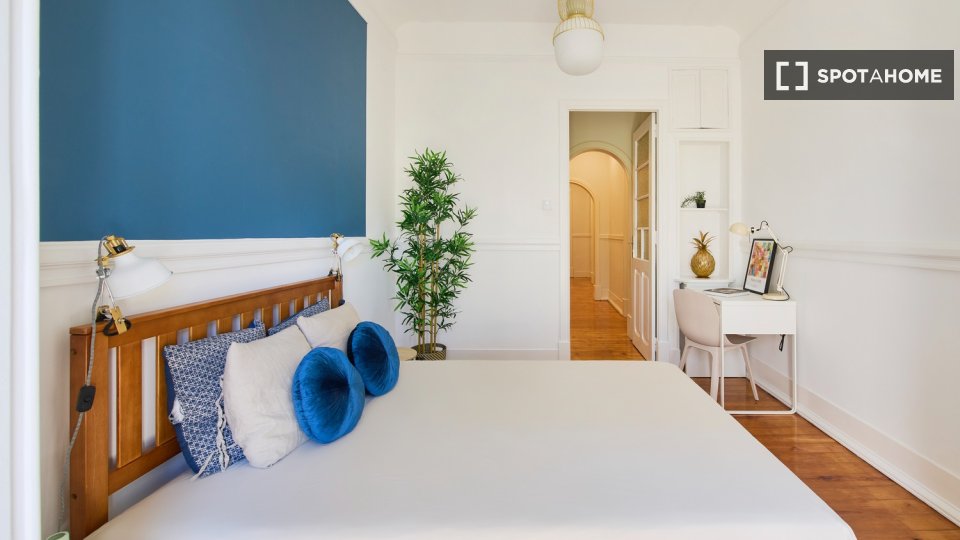 Double room Lisbon, 5 beds — photo 5