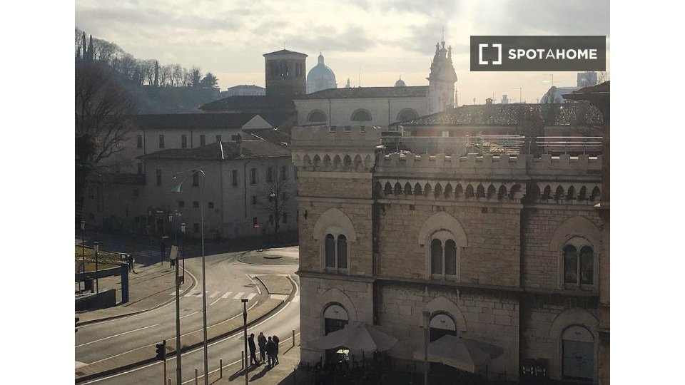 Double room Brescia, 3 beds — photo 8