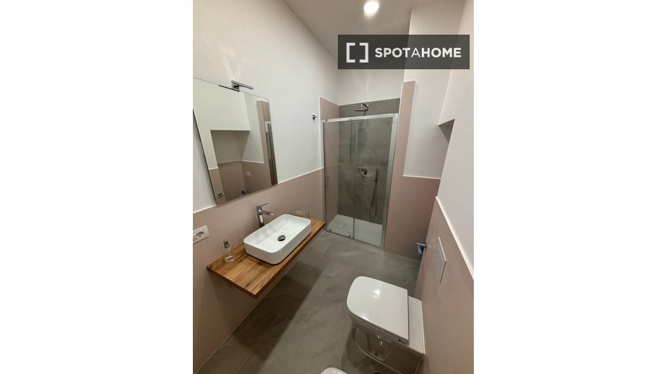 Double room Naples, 4 beds — photo 21