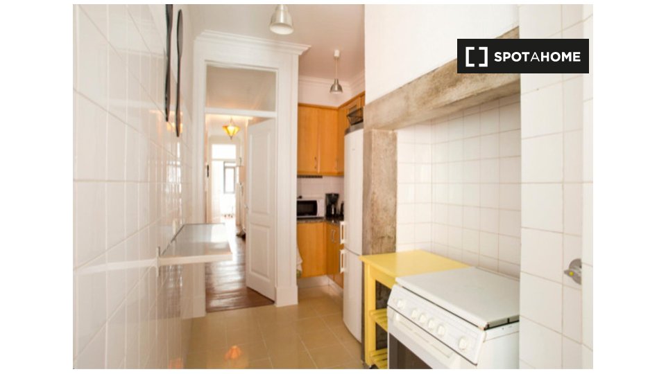 Double room Lisbon, 4 beds — photo 8
