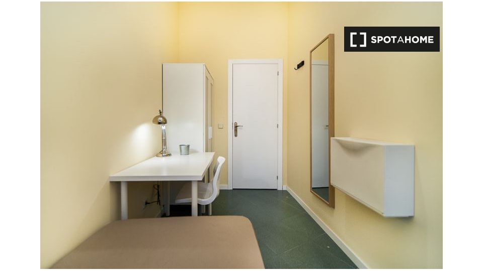 Double room Madrid, 10 beds, 220m² — photo 1