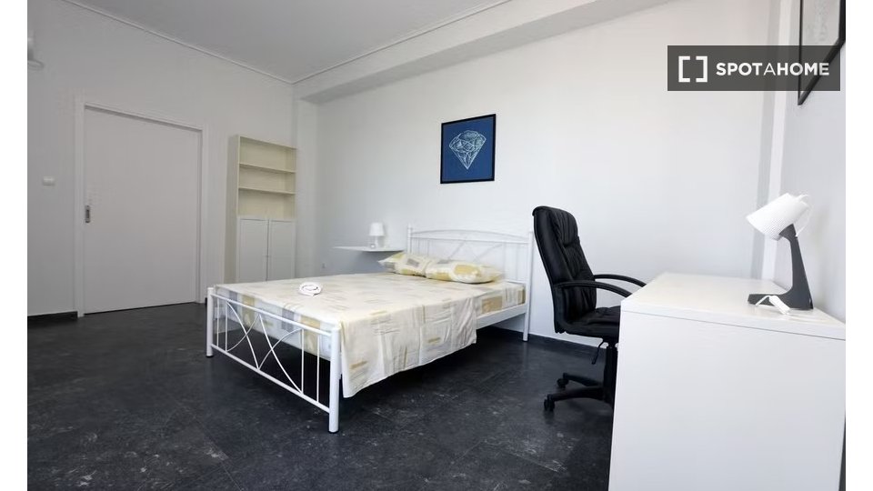 Double room Athens, 4 beds — photo 10