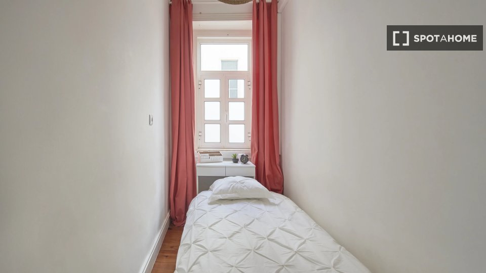 Double room Lisbon, 7 beds — photo 10