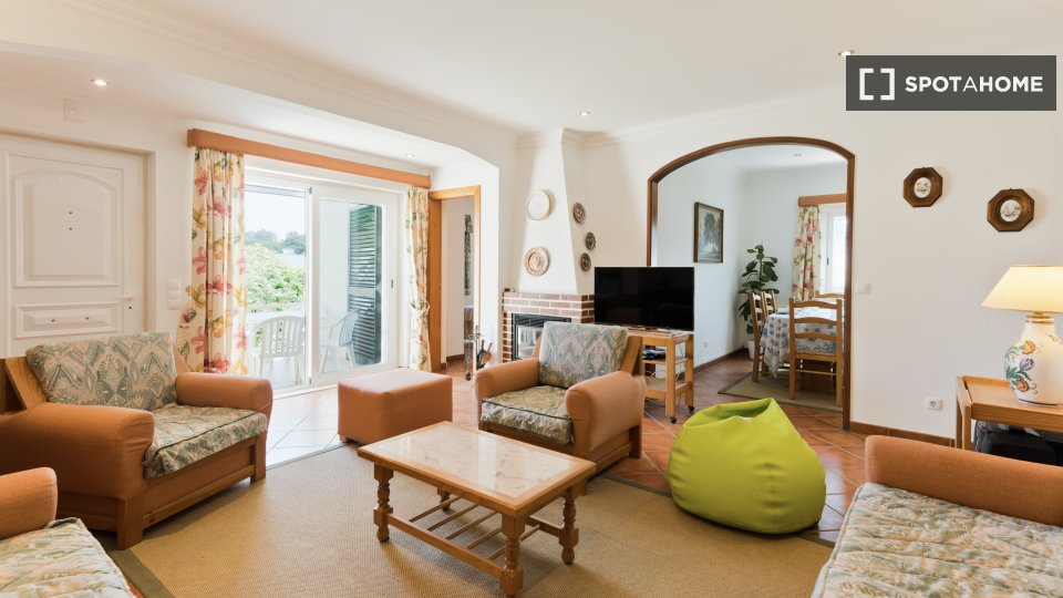 Apartment Lisbon, 3 beds, 152m² — photo 19