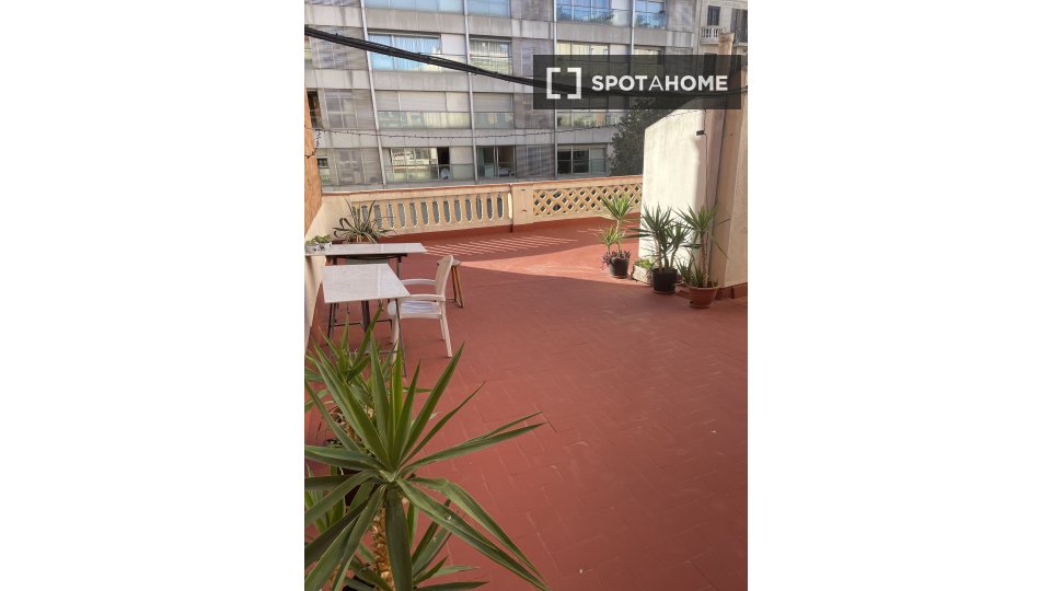 Double room Barcelona, 2 beds, 65m² — photo 7