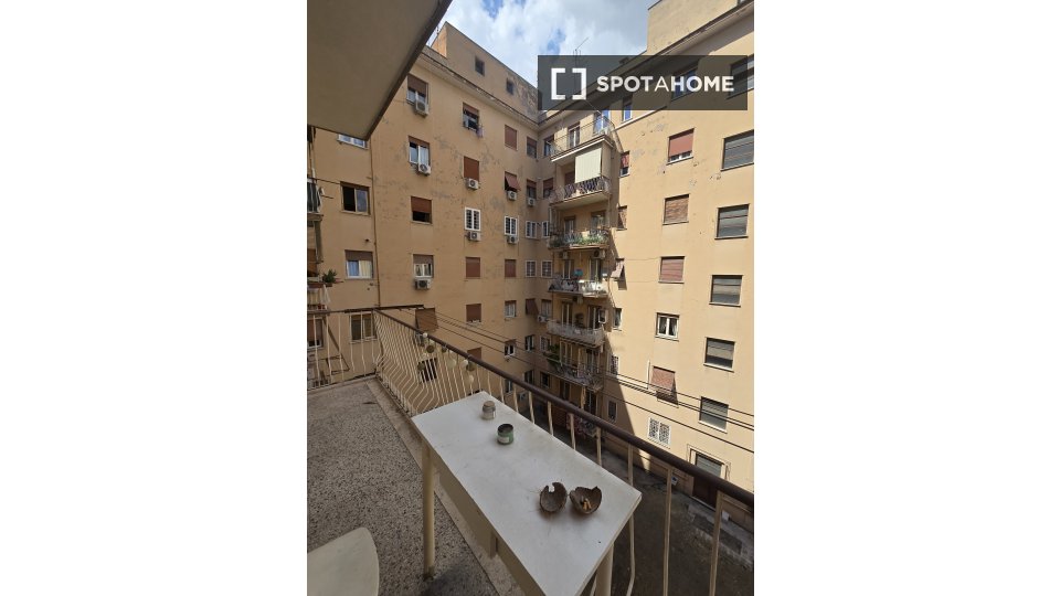 Double room Rome, 1 bed, 90m² — photo 17