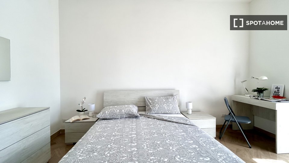 Double room Florence, 3 beds, 100m² — photo 2