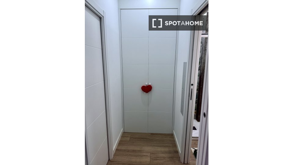 Double room Madrid, 2 beds, 70m² — photo 6