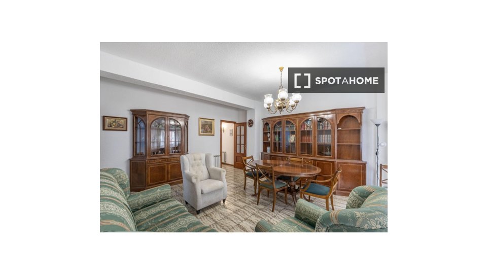 Double room Granada, 4 beds, 112m² — photo 6
