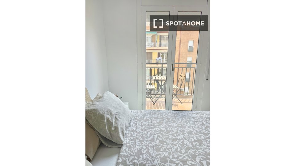 Apartment Barcelona, 3 beds, 80m² — photo 15