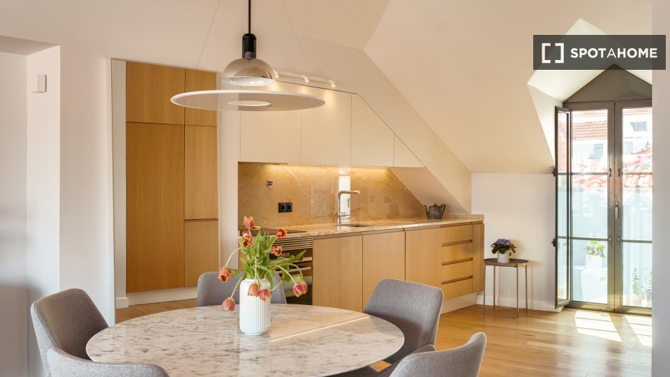 Apartment Lisbon, 2 beds, 123m² — photo 18