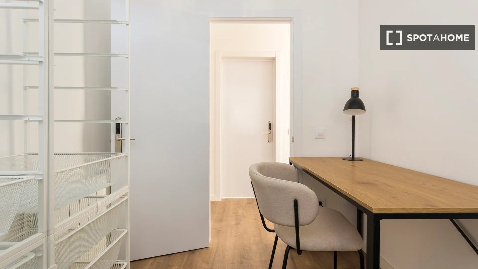 Double room Barcelona, 6 beds — photo 15