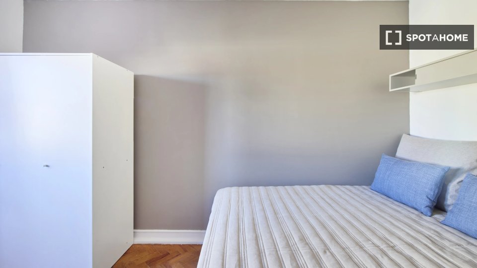 Double room Lisbon, 6 beds — photo 2