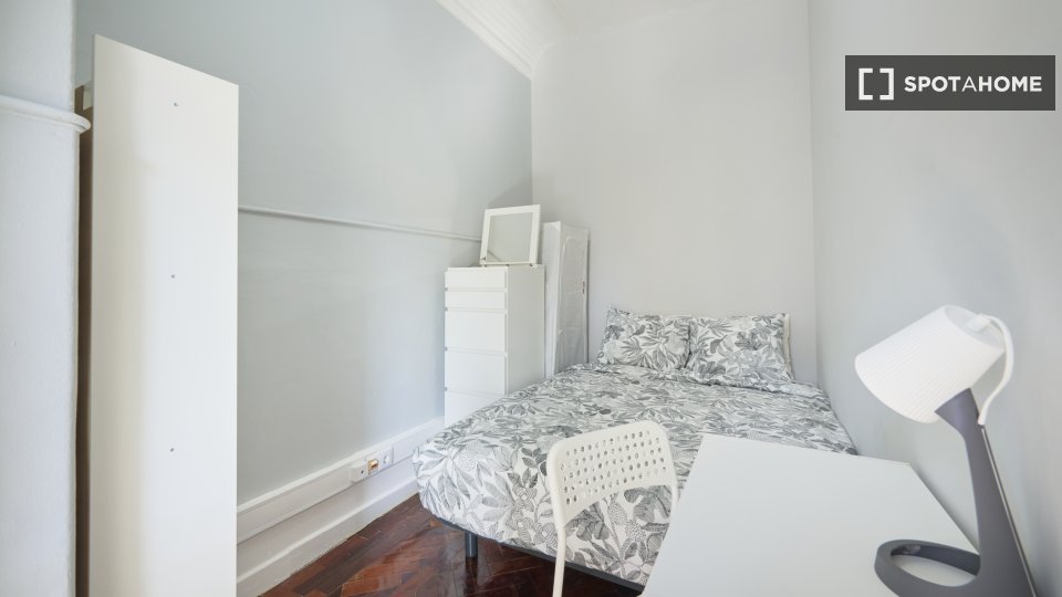 Double room Lisbon, 16 beds — photo 12