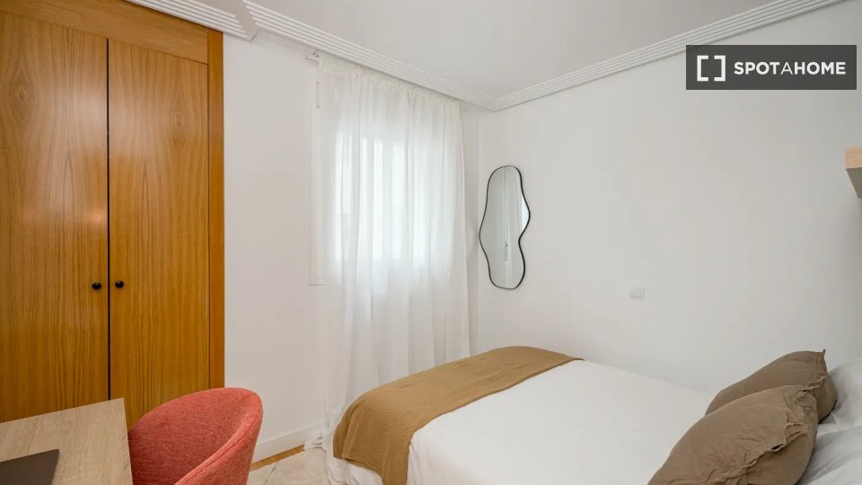 Double room Madrid, 4 beds — photo 15