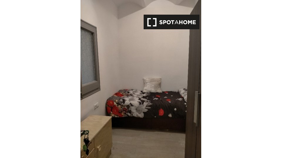 Double room Barcelona, 4 beds, 63m² — photo 1