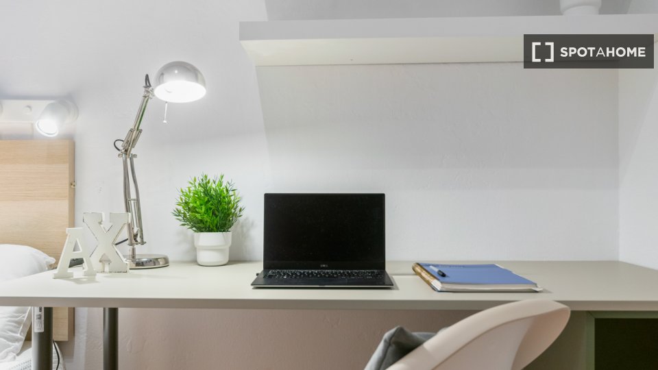 Double room Barcelona, 9 beds, 285m² — photo 4