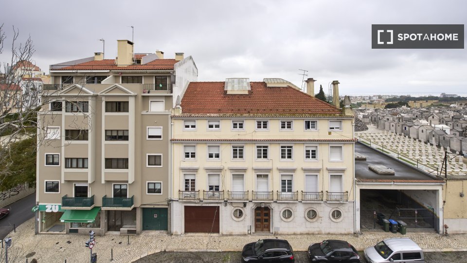 Double room Lisbon, 9 beds — photo 10