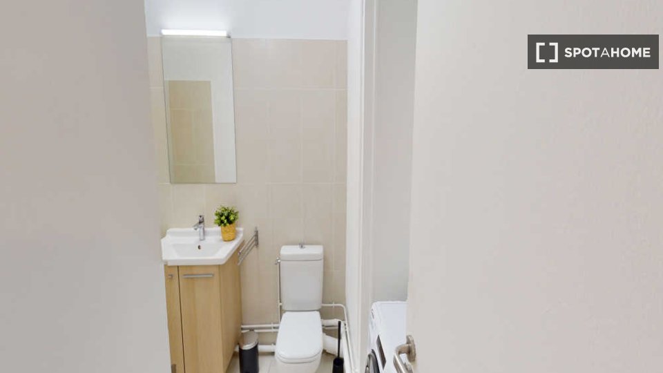Double room Paris, 5 beds, 120m² — photo 10