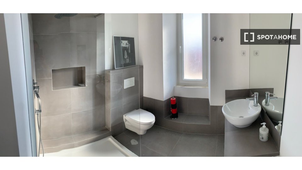 Double room Lisbon, 6 beds — photo 13