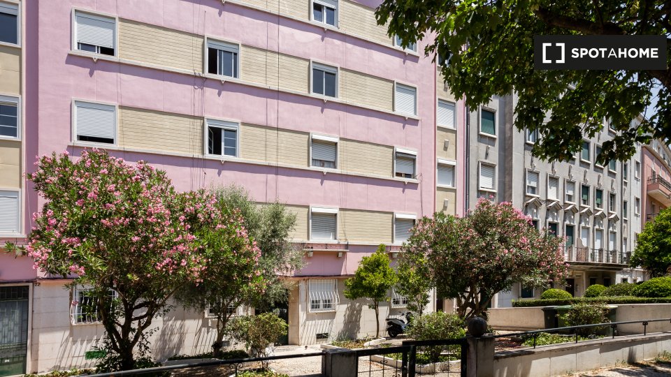 Double room Lisbon, 4 beds — photo 1