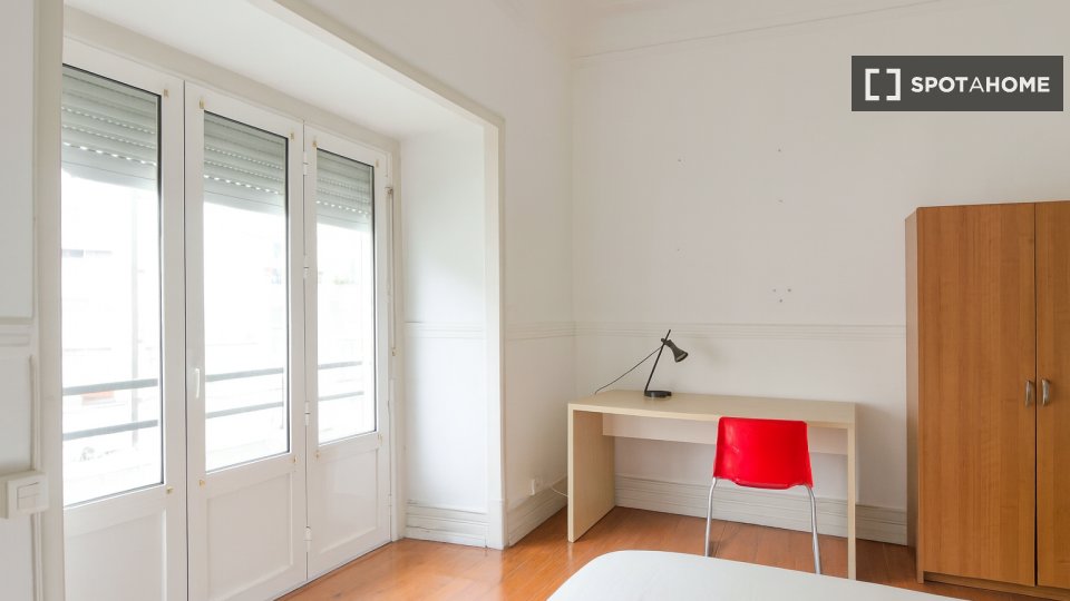 Double room Lisbon, 6 beds — photo 34