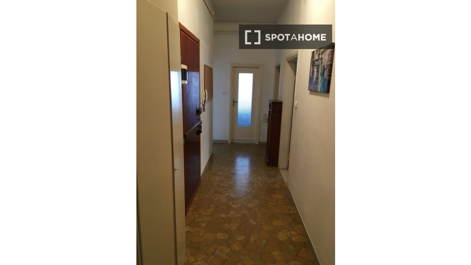 Double room Bologna, 2 beds — photo 14