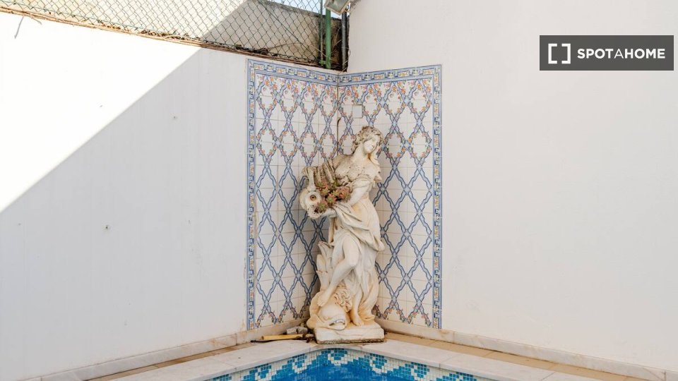 Apartment Lisbon, 5 beds — photo 10