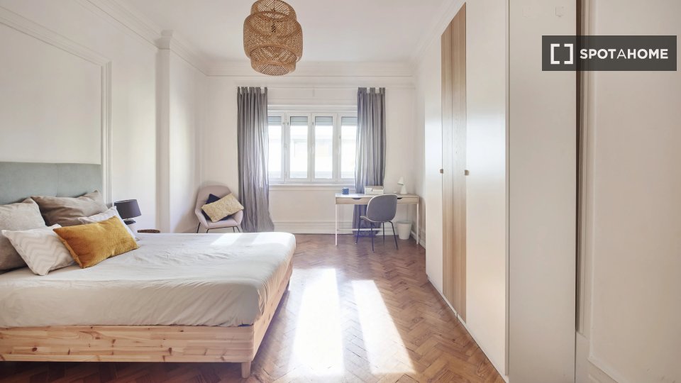 Double room Lisbon, 9 beds — photo 1