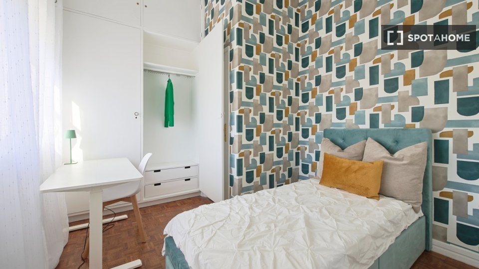 Double room Lisbon, 4 beds — photo 11