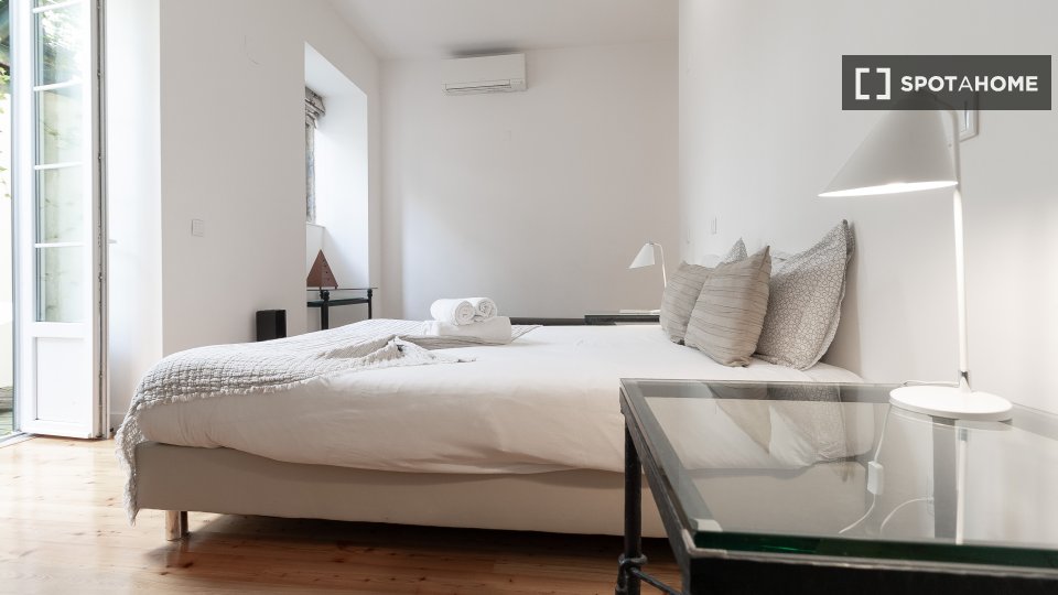 Apartment Lisbon, 2 beds — photo 33