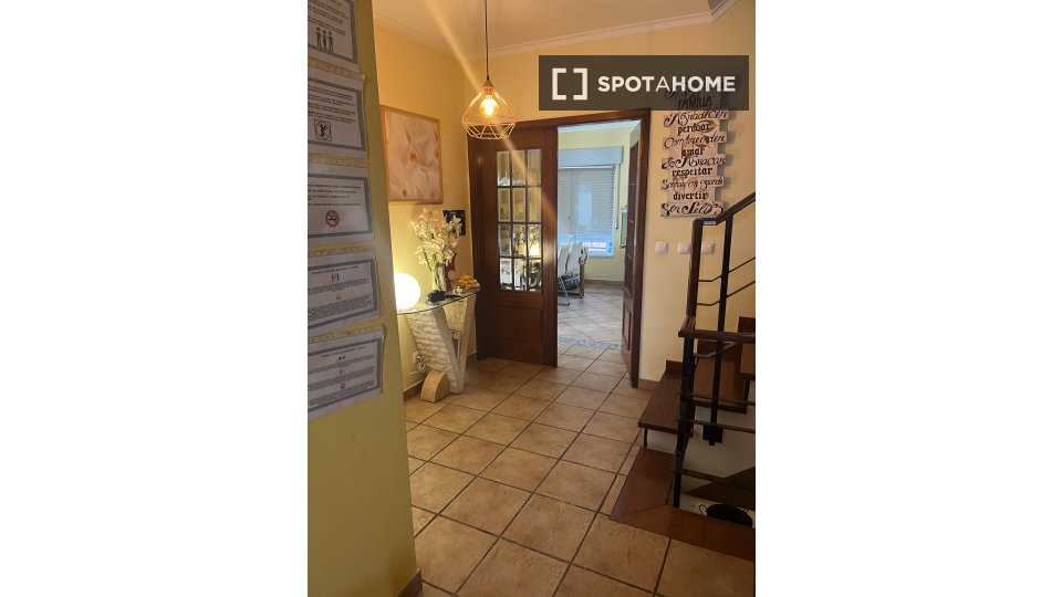 Double room Lisbon, 4 beds, 150m² — photo 3