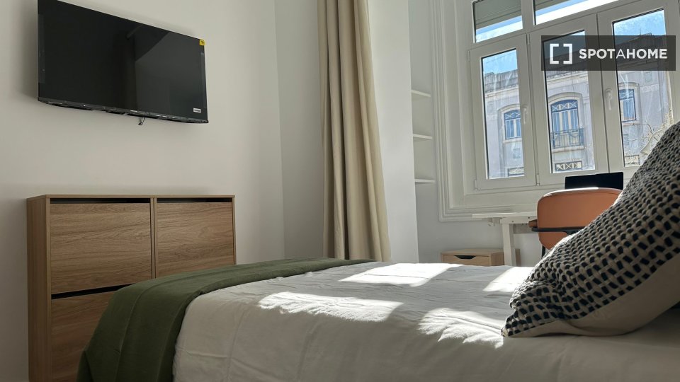 Double room Lisbon, 6 beds, 160m² — photo 8