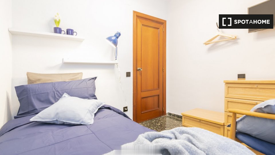 Double room Valencia, 5 beds, 110m² — photo 6