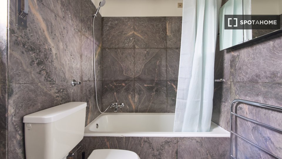 Double room Lisbon, 7 beds — photo 8